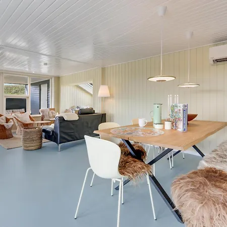 Velholdt Med Sauna I 1 Klitraekke Sj126 *