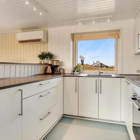 Velholdt Med Sauna I 1 Klitraekke Sj126 *