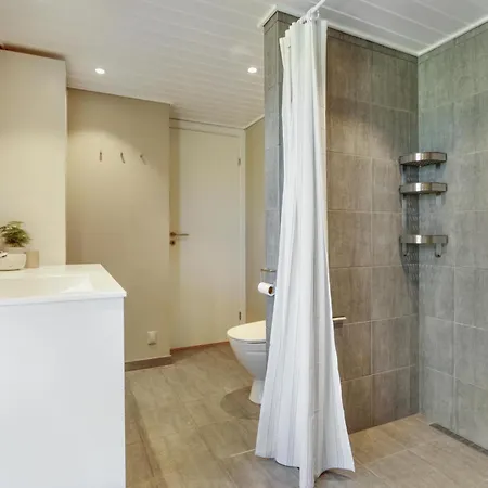 Velholdt Med Sauna I 1 Klitraekke Sj126 *